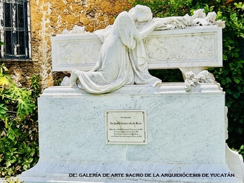 Mausoleo retirado del Cementerio 2008