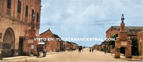 Carretera Mérida Progreso 1928
Progreso Monumentos en la entrada-salida carretera a Mérida