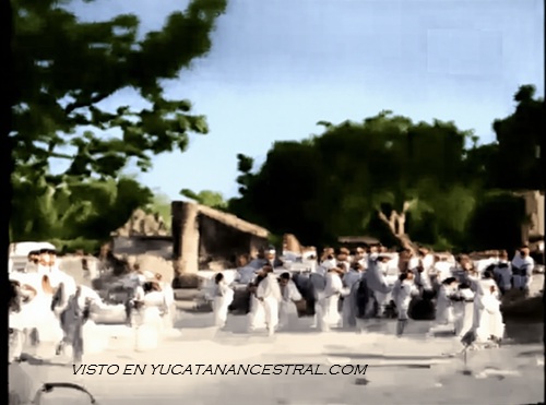 Escenas de la película "La Noche de los Mayas" donde se observa uno de los pozos que aún existen.